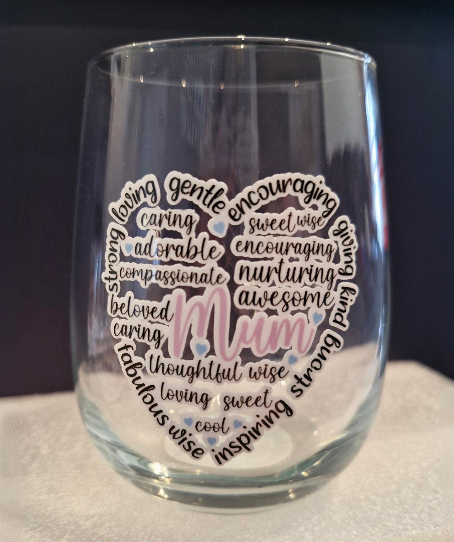 Mum "Heart" wine glass